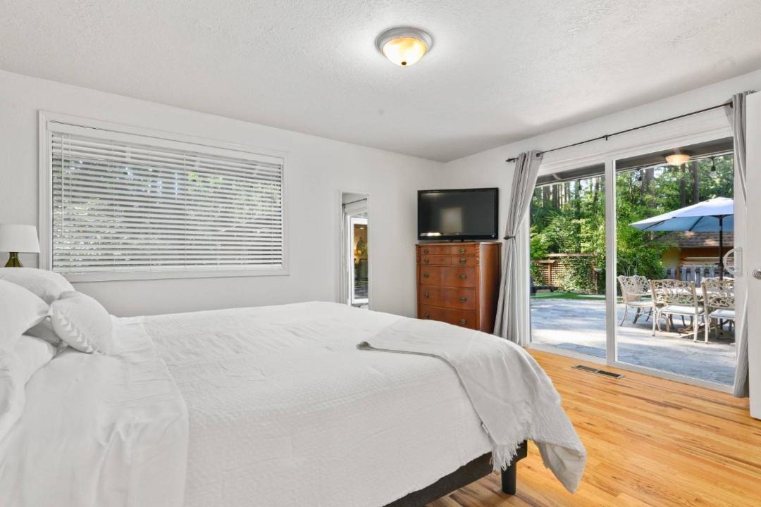 Photo of Bedroom in Lake Oswego