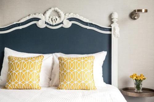 Photo of Bedroom in Theater District