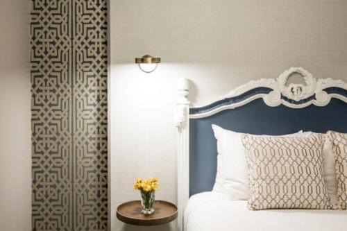 Photo of Bedroom in Theater District