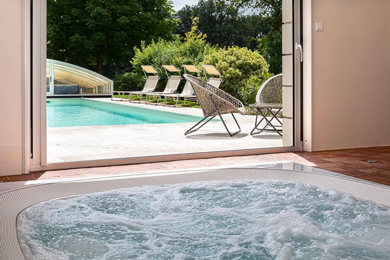 Photo of Others in Lemere