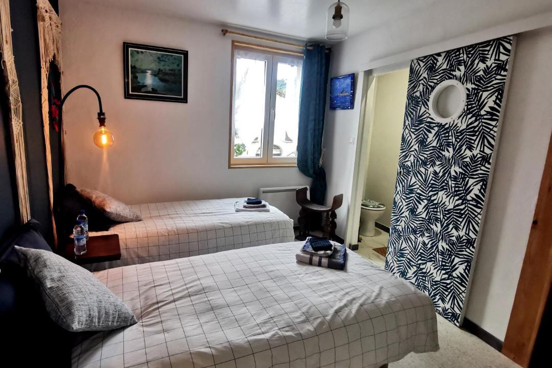 Photo of Others in Felines-Termenes