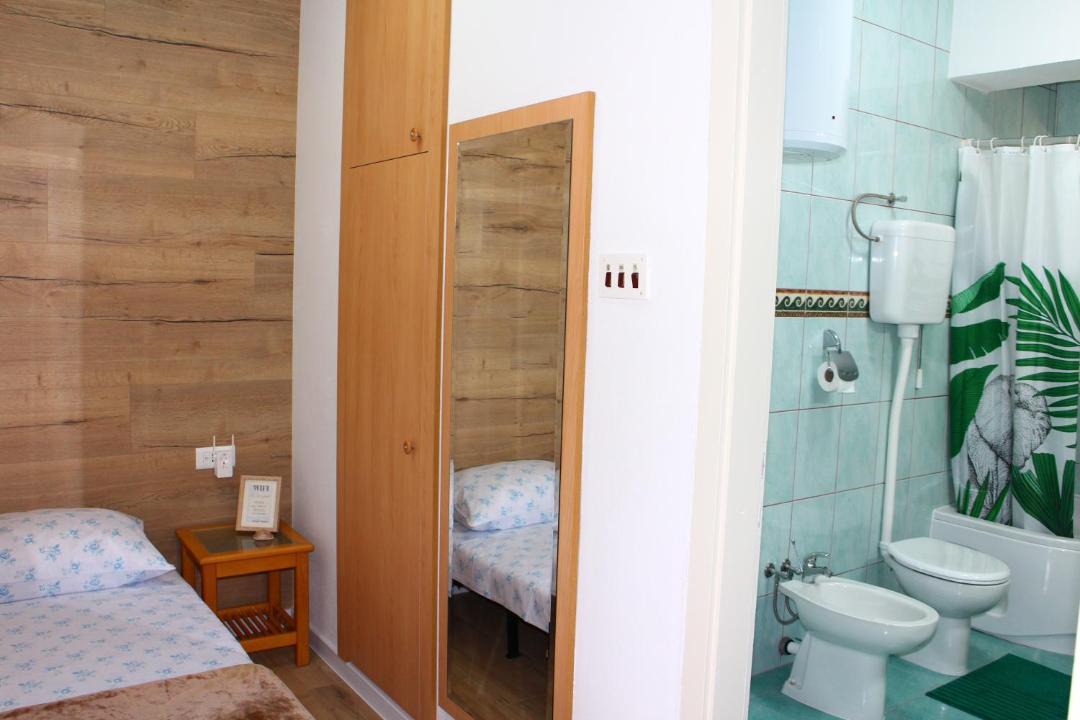 Photo of Bathroom in Komiza