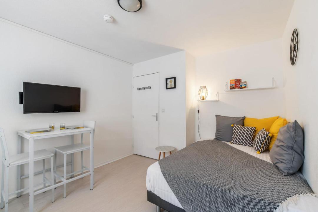 Photo of Bedroom in Lyon City Centre