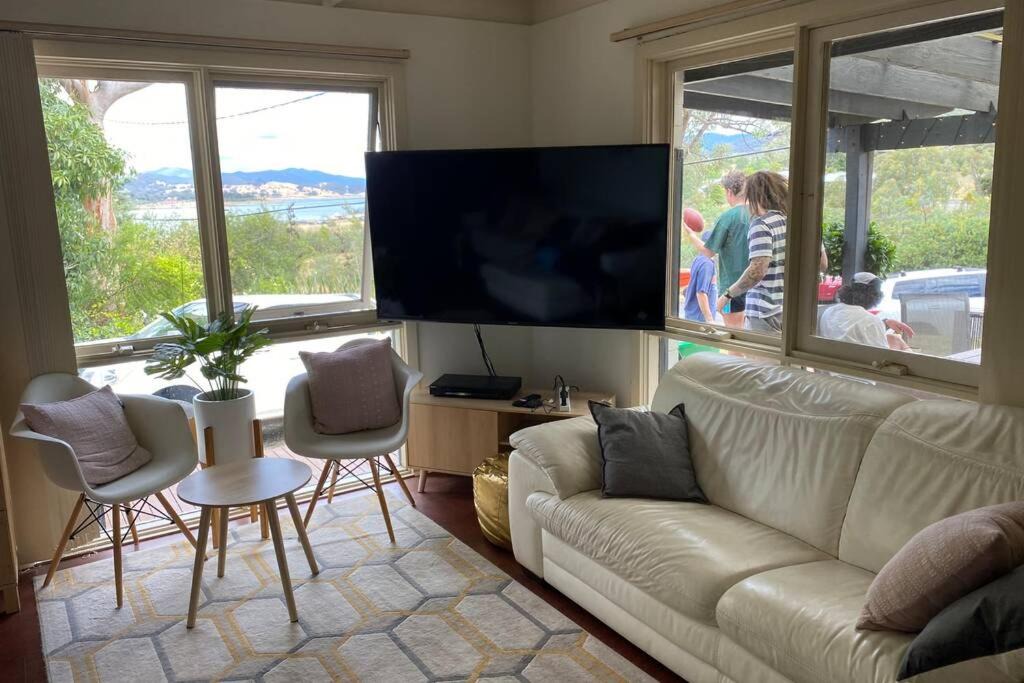 Photo of Livingroom in Goughs Bay