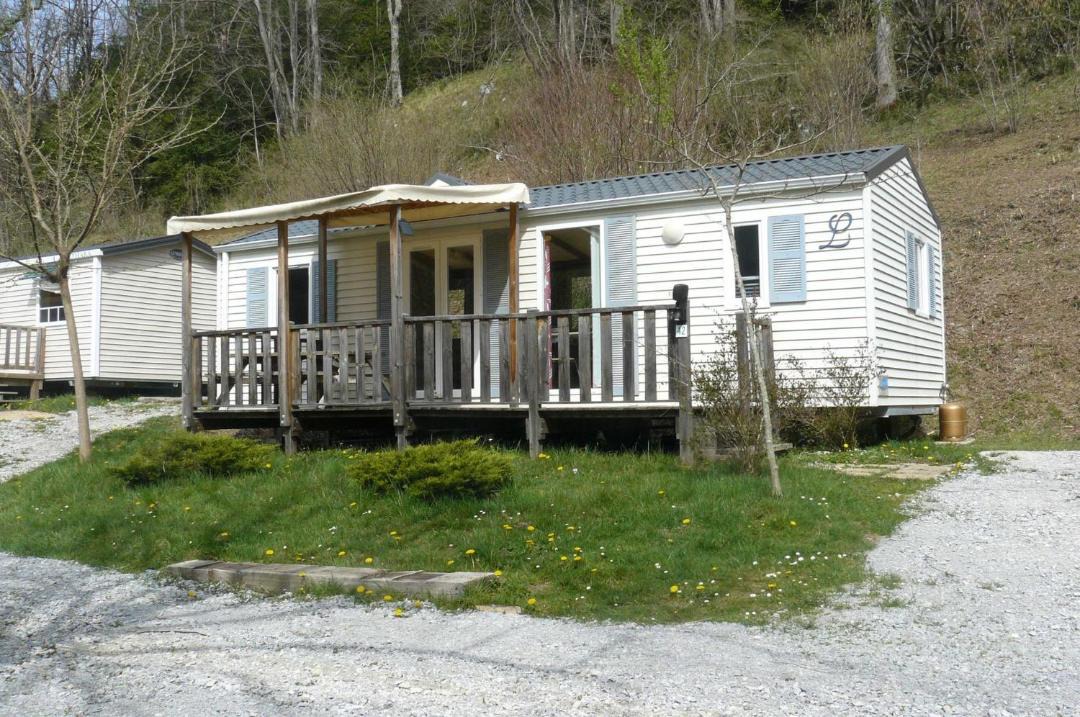 Photo of Others in Louvie Juzon