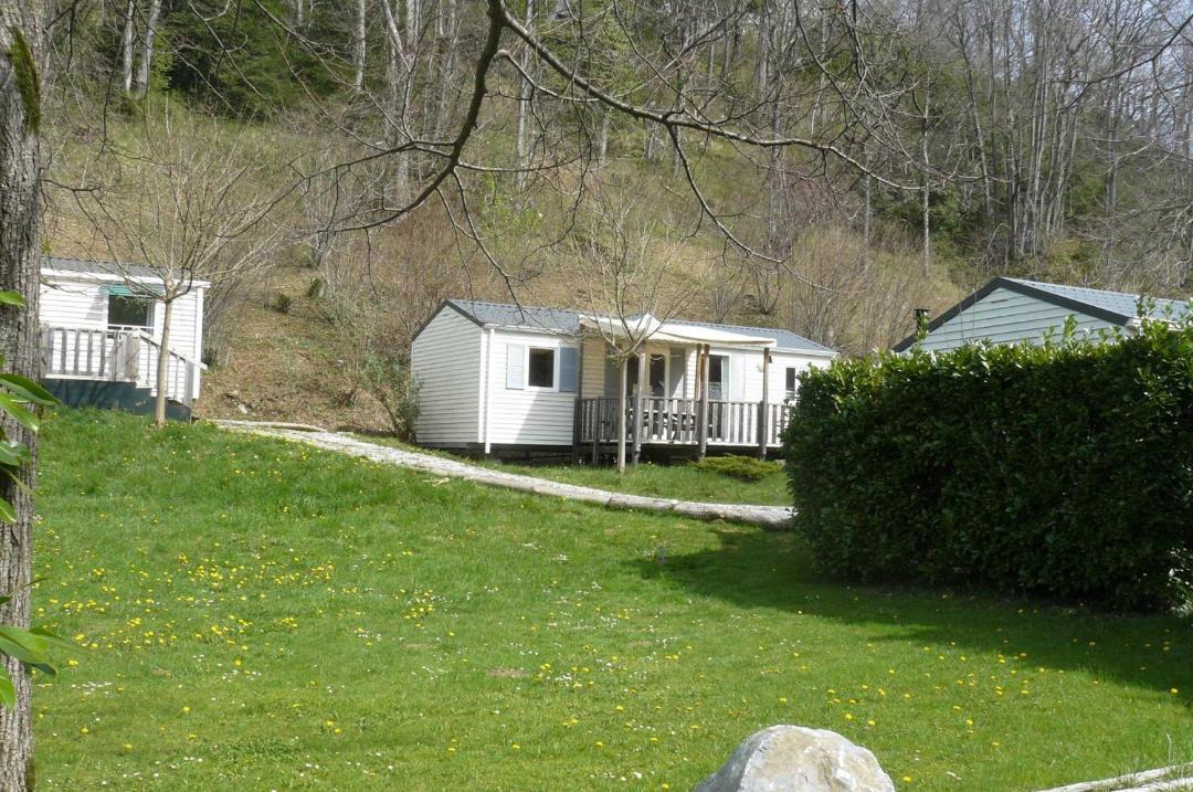 Photo of Others in Louvie Juzon