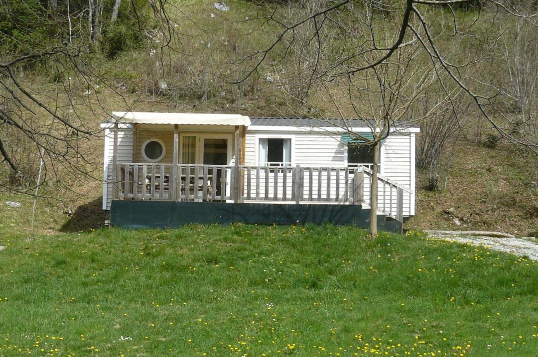 Photo of Others in Louvie Juzon