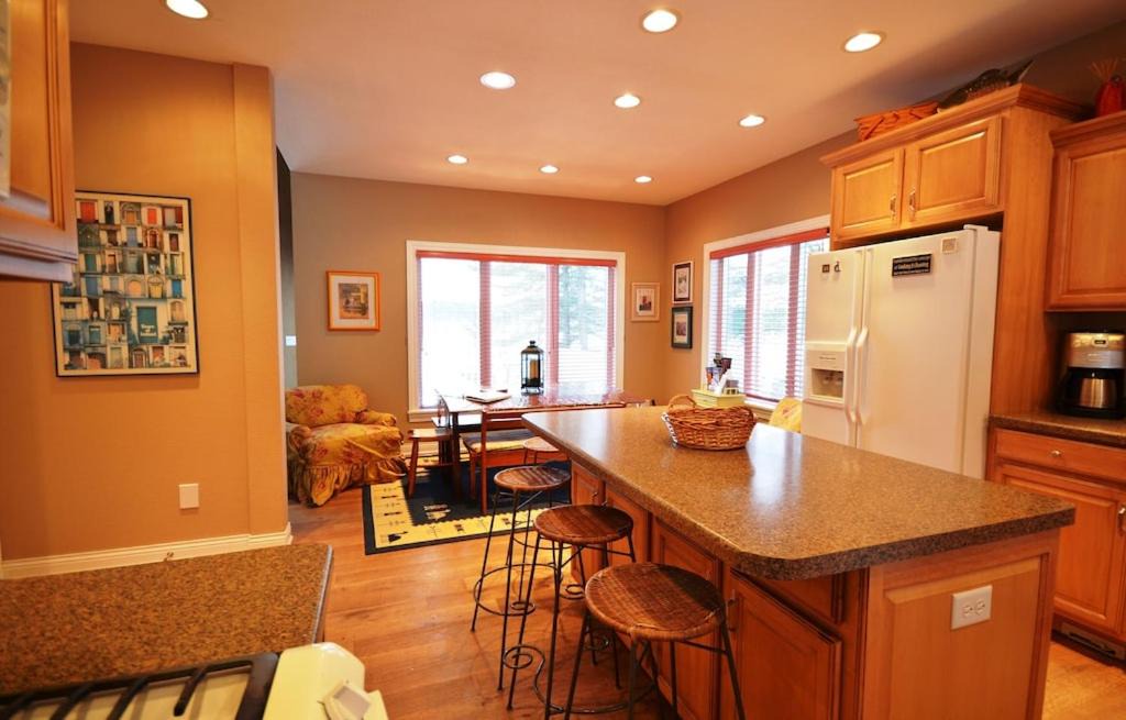 Photo of Livingroom in Redgranite
