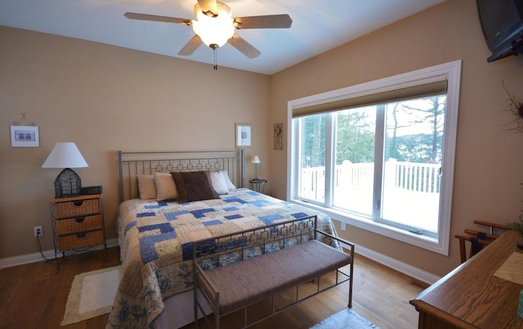 Photo of Bedroom in Redgranite