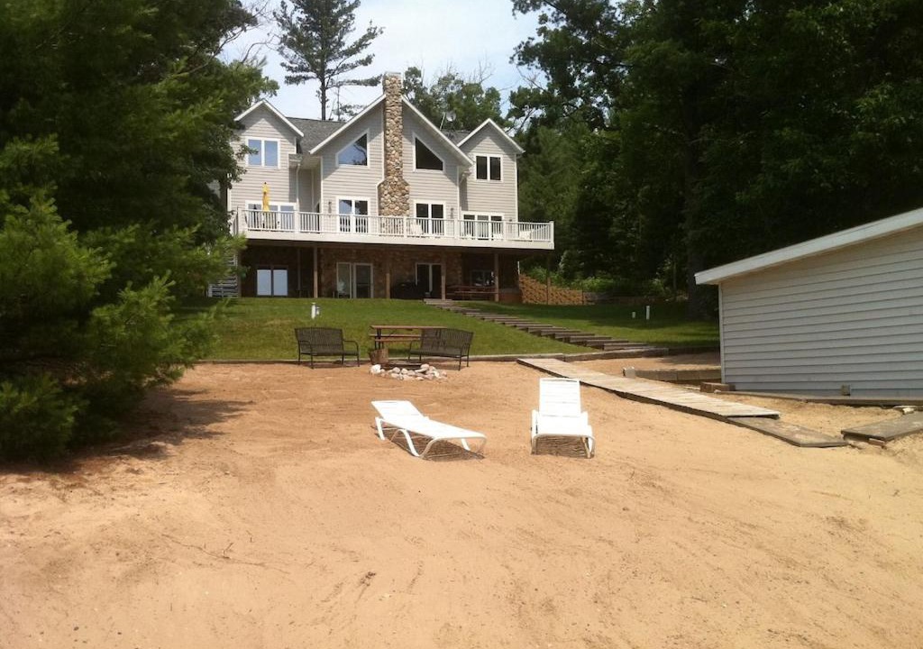 Photo of Buildings in Redgranite