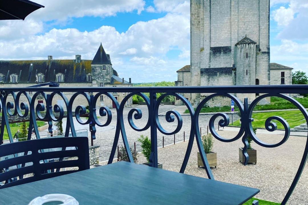 Photo of Others in Pons