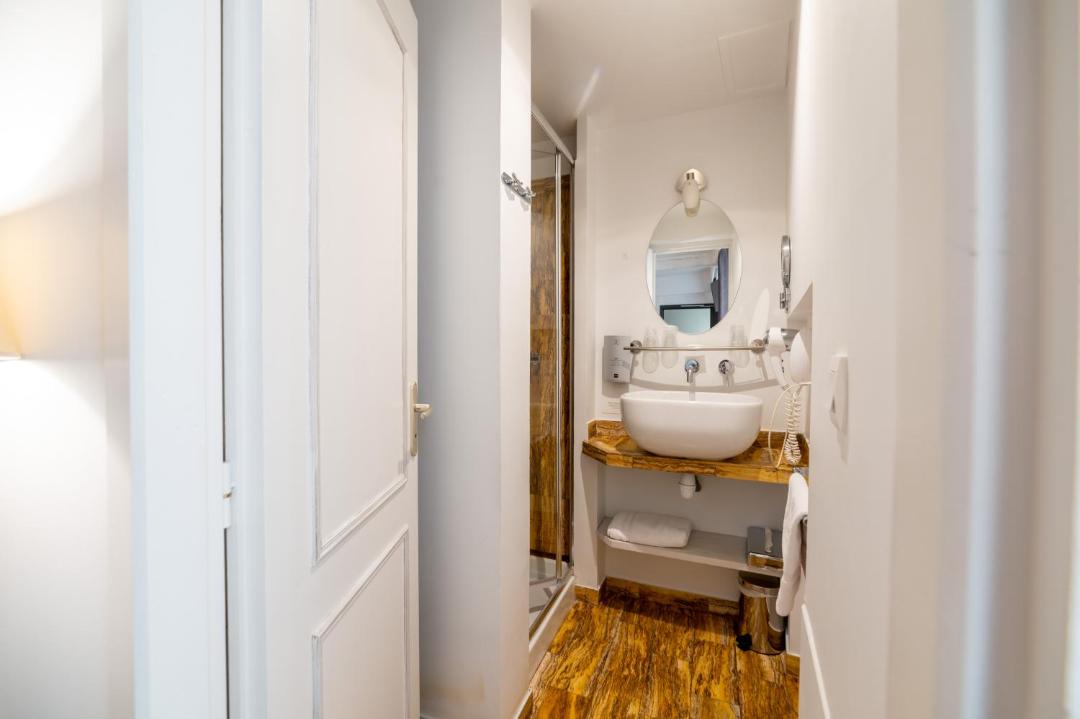 Photo of Bathroom in Embrun