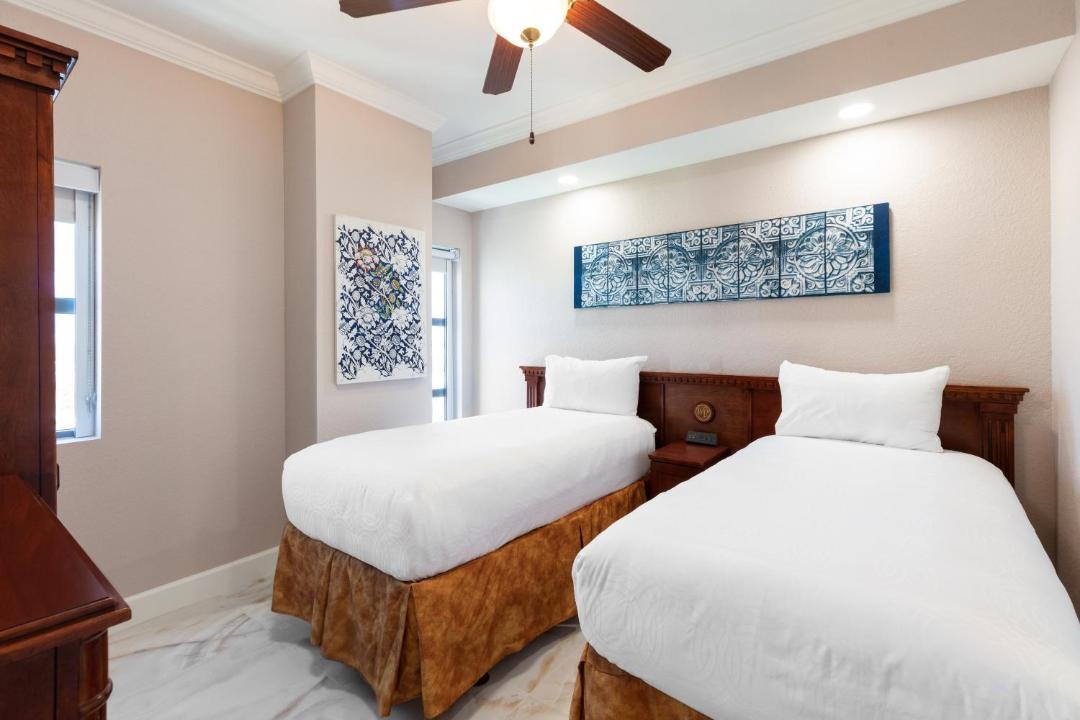 Photo of Bedroom in Florida Center