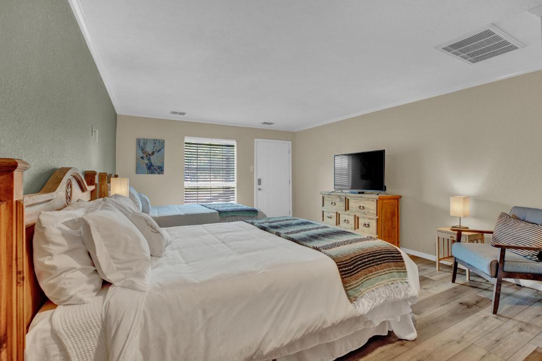 Photo of Bedroom in Canyon Lake