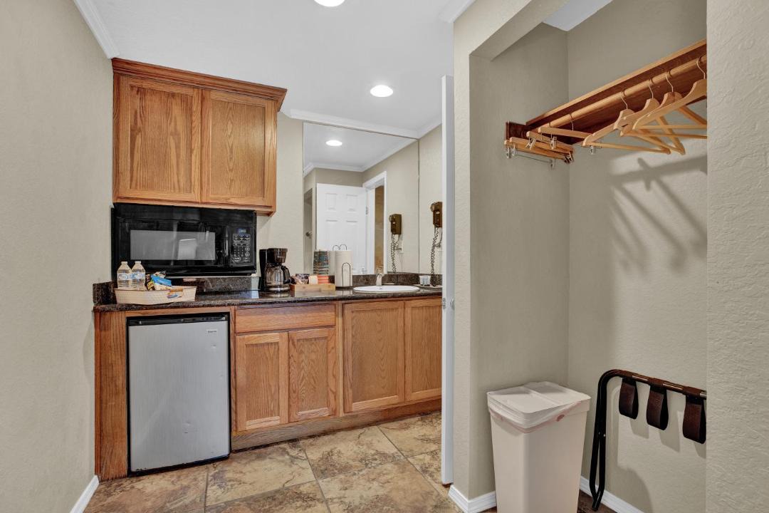 Photo of Kitchen in Canyon Lake