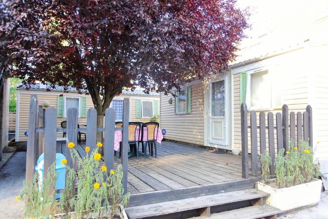 Photo of Buildings in Pesmes