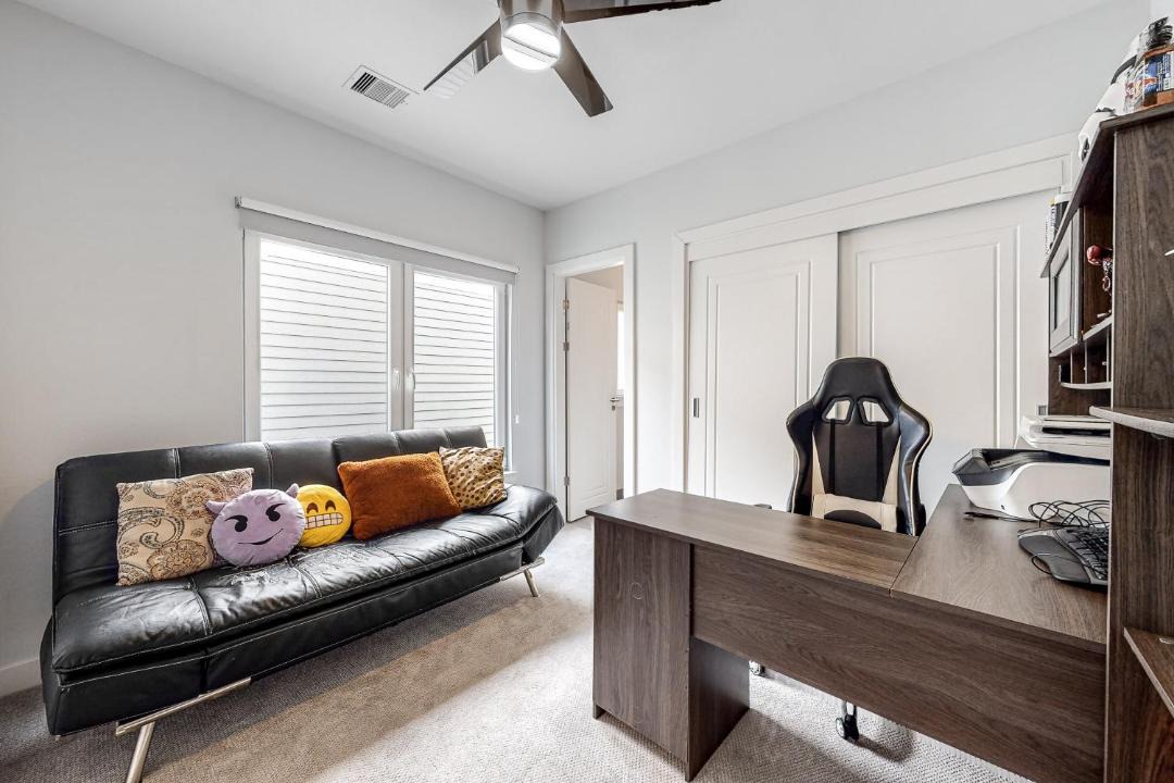 Photo of Livingroom in Shady Acres