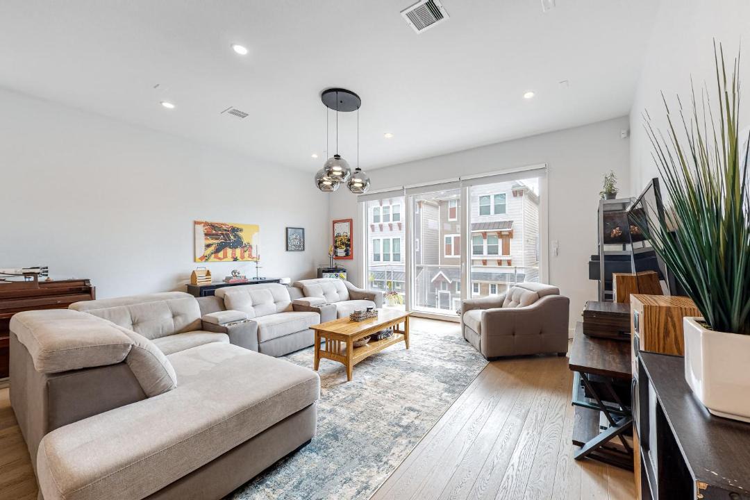 Photo of Livingroom in Shady Acres