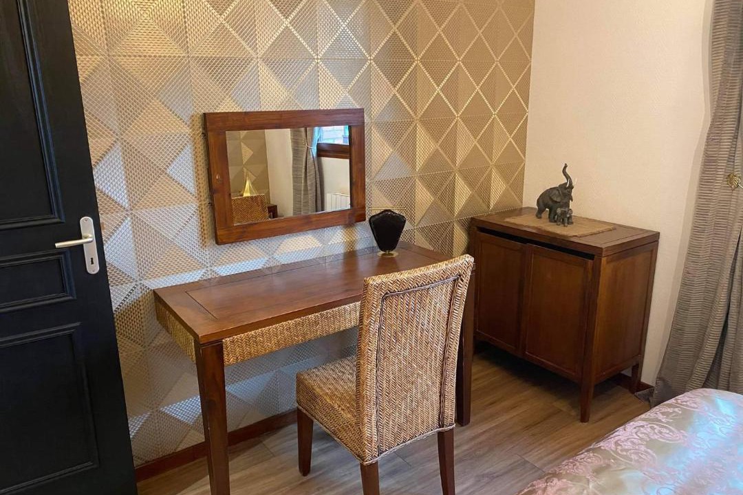 Photo of Others in Preures