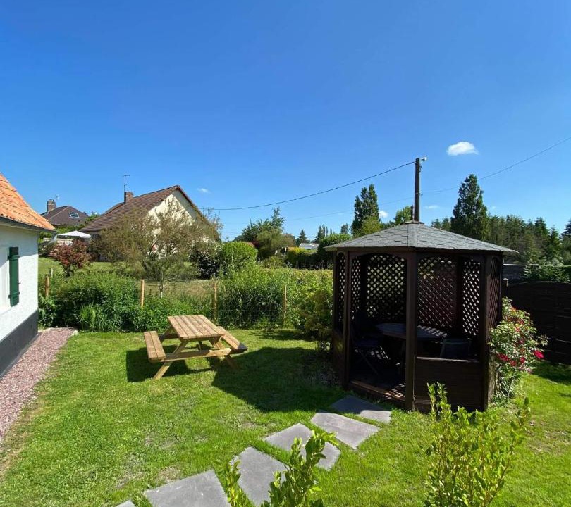 Photo of Others in Rue