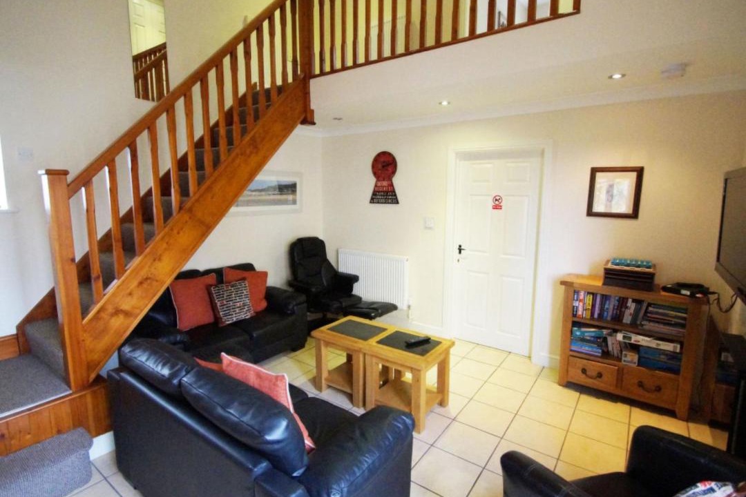 Photo of Livingroom in Margam