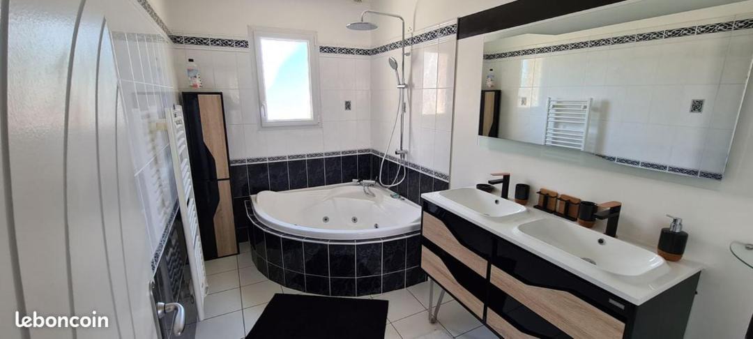 Photo of Bathroom in Le Bernard