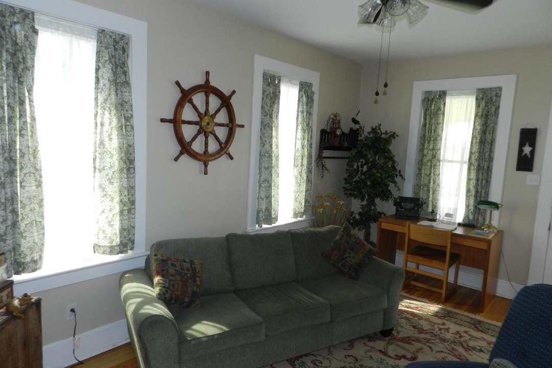 Photo of Others in Hermann