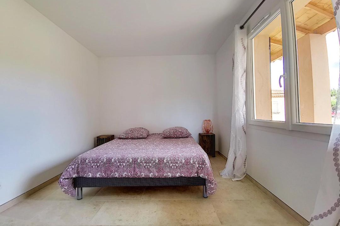 Photo of Bedroom in Eygalieres