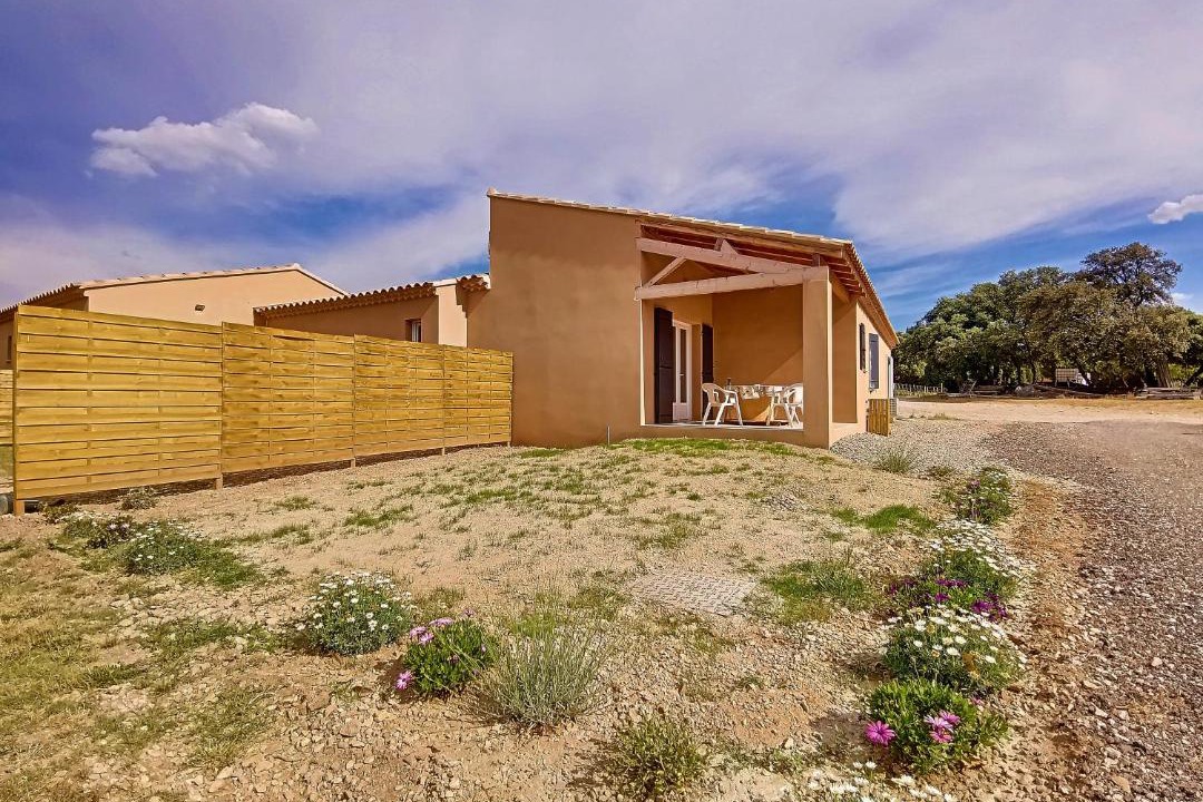 Photo of Buildings in Eygalieres