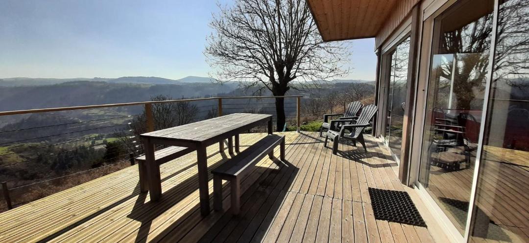 Photo of Patio Balcony in Saint-Martin-de-Fugeres