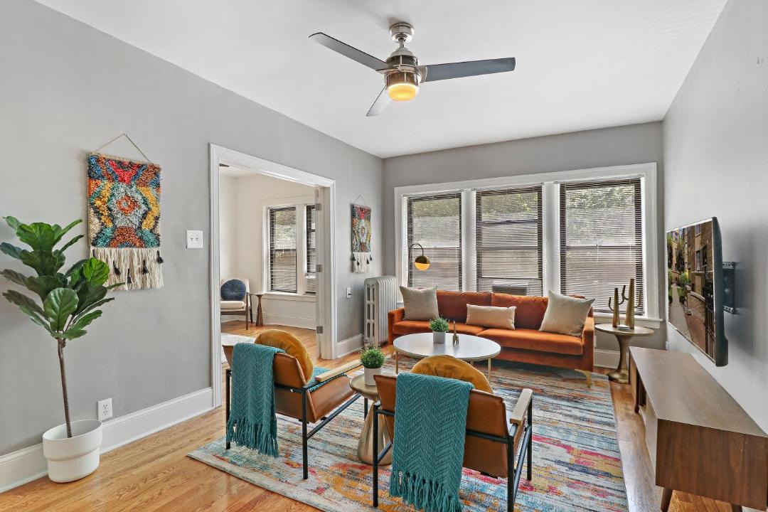 Photo of Livingroom in Lake View East
