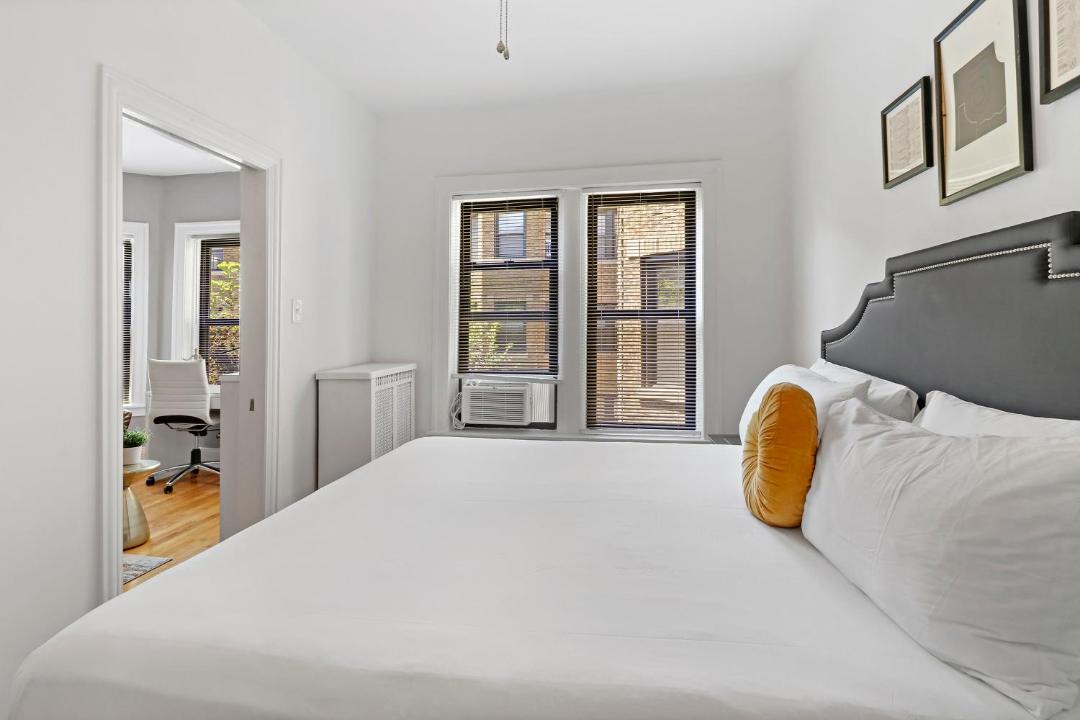 Photo of Bedroom in Lake View East