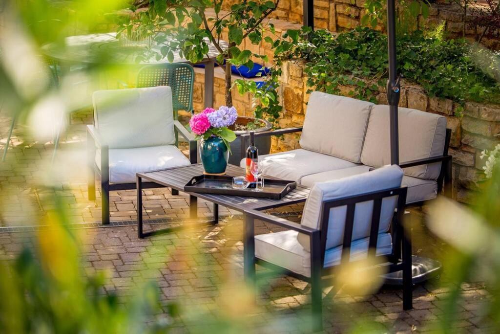 Photo of Patio Balcony in Antonci