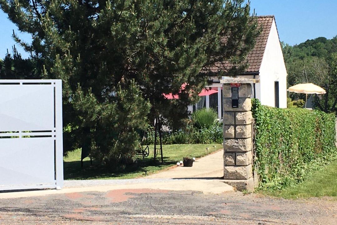 Photo of Buildings in Ully-Saint-Georges