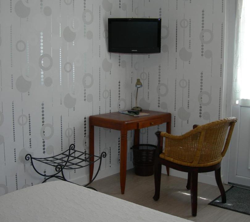 Photo of Others in Reville