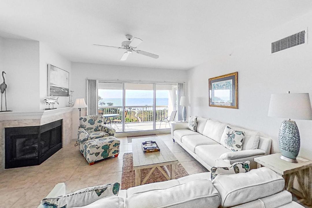 Photo of Livingroom in Palmetto Dunes