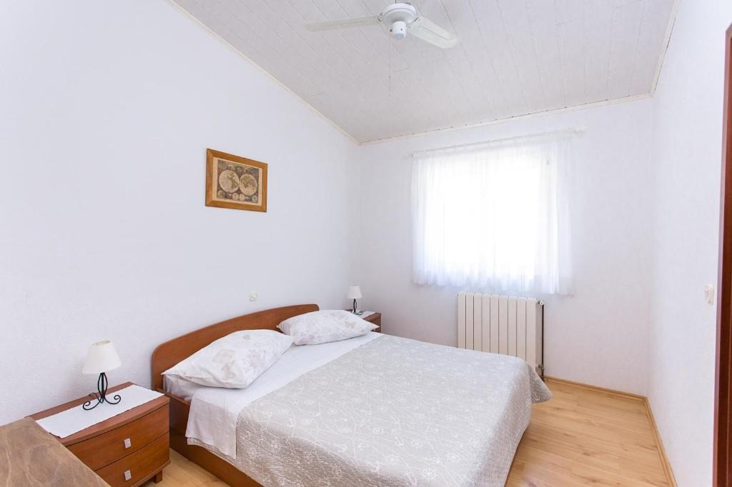 Photo of Bedroom in Brela