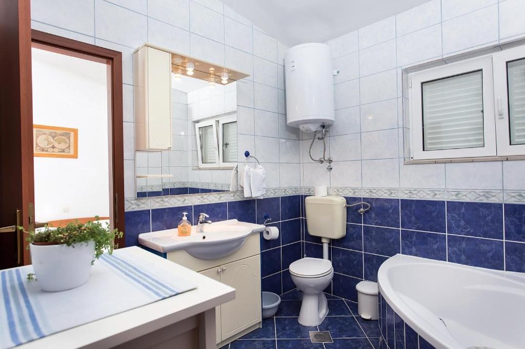 Photo of Bathroom in Brela