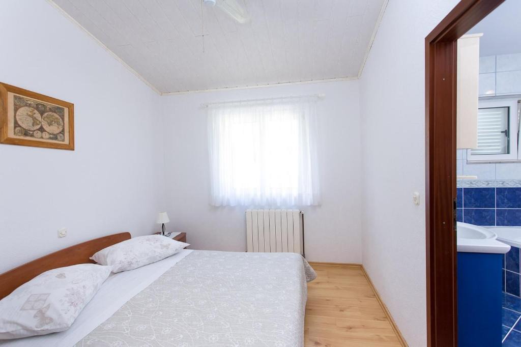 Photo of Bedroom in Brela