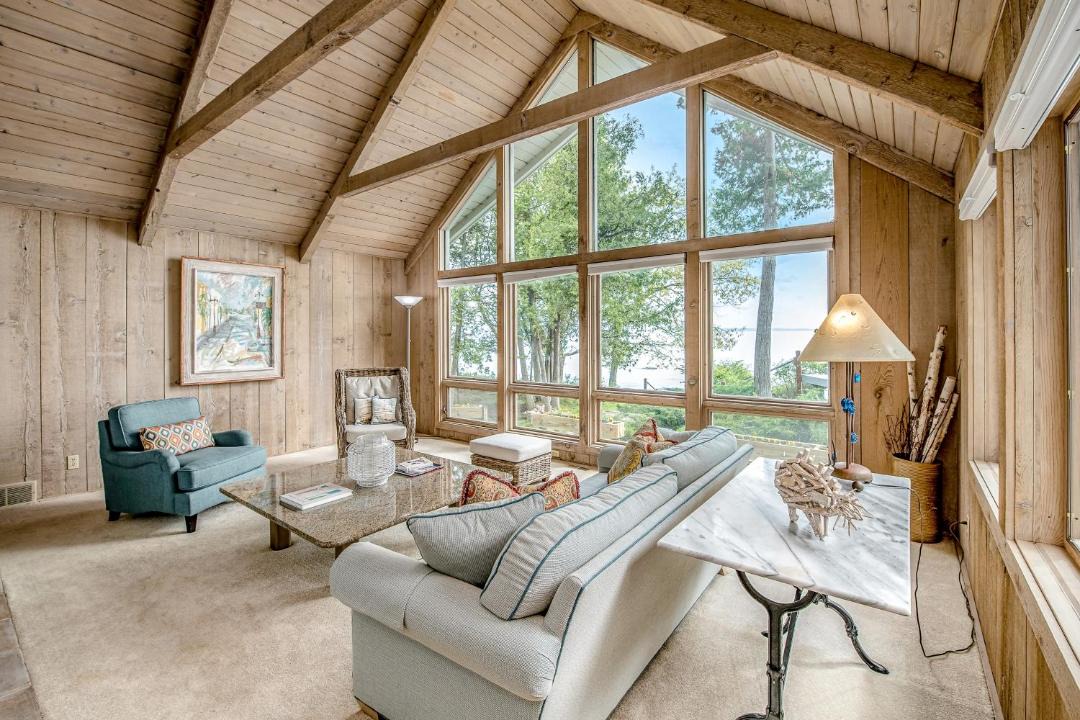 Photo of Livingroom in Harbor Springs