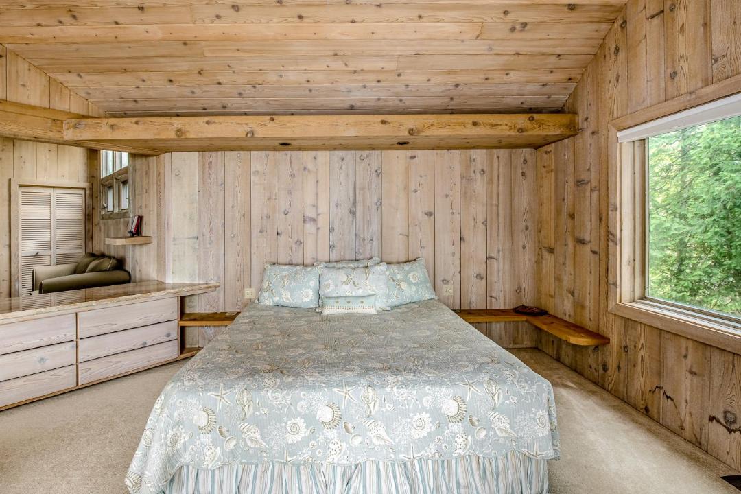 Photo of Bedroom in Harbor Springs