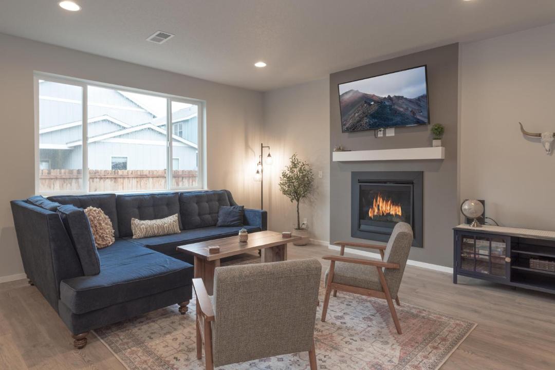 Photo of Others in Larkspur