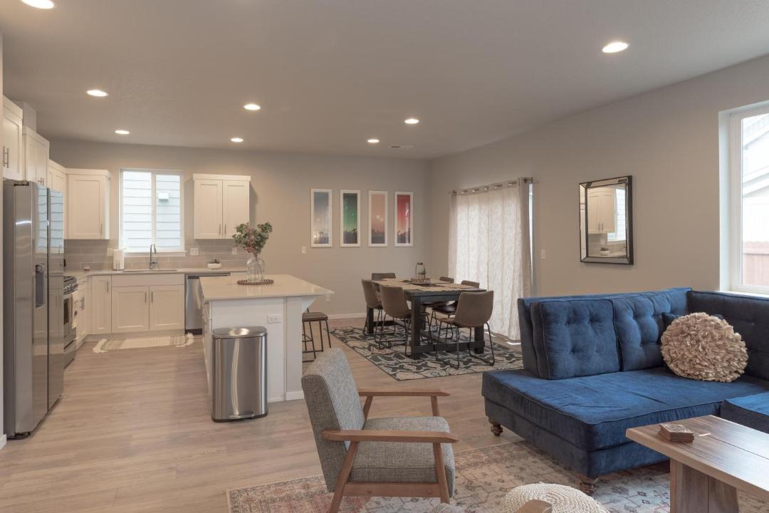 Photo of Others in Larkspur