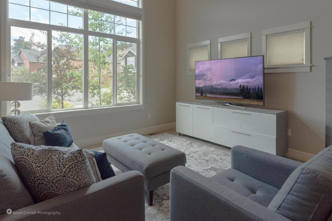 Photo of Livingroom in Mountain View District