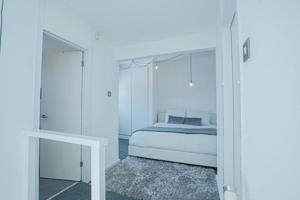 Photo of Others in Shirley