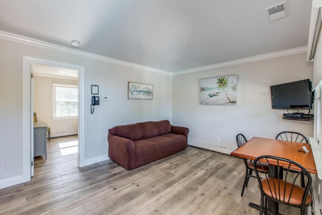 Photo of Livingroom in Hampton Bays