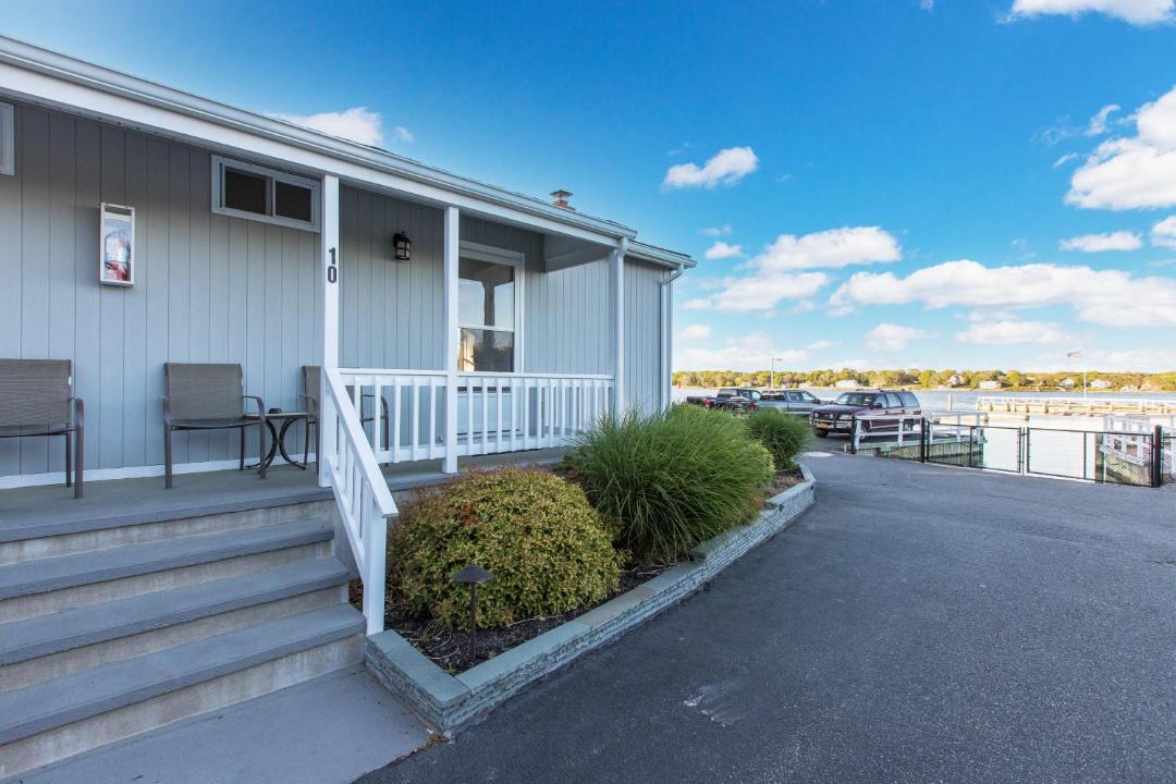 Photo of Buildings in Hampton Bays