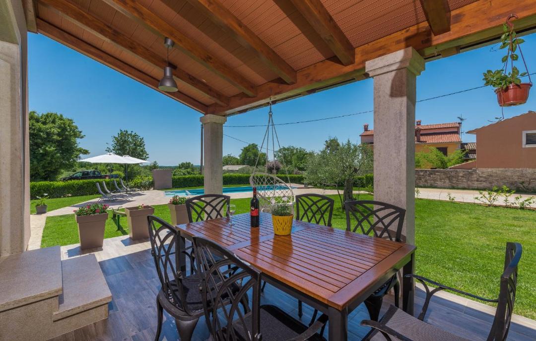 Photo of Patio Balcony in Mofardini