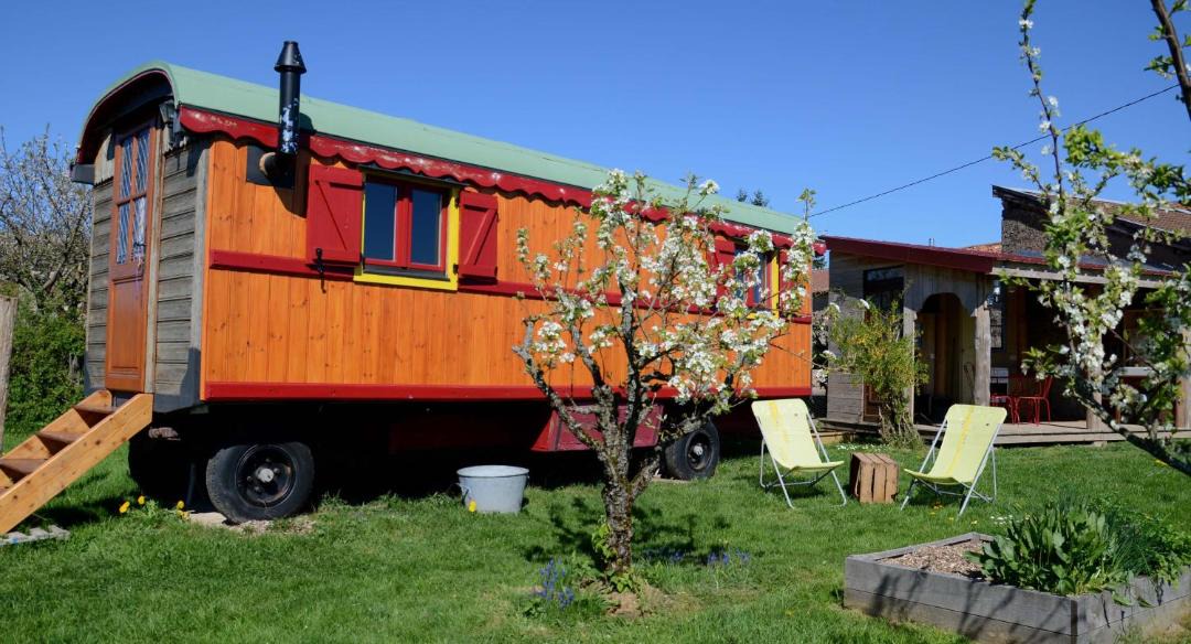 Photo of Buildings in Dompierre-les-Ormes