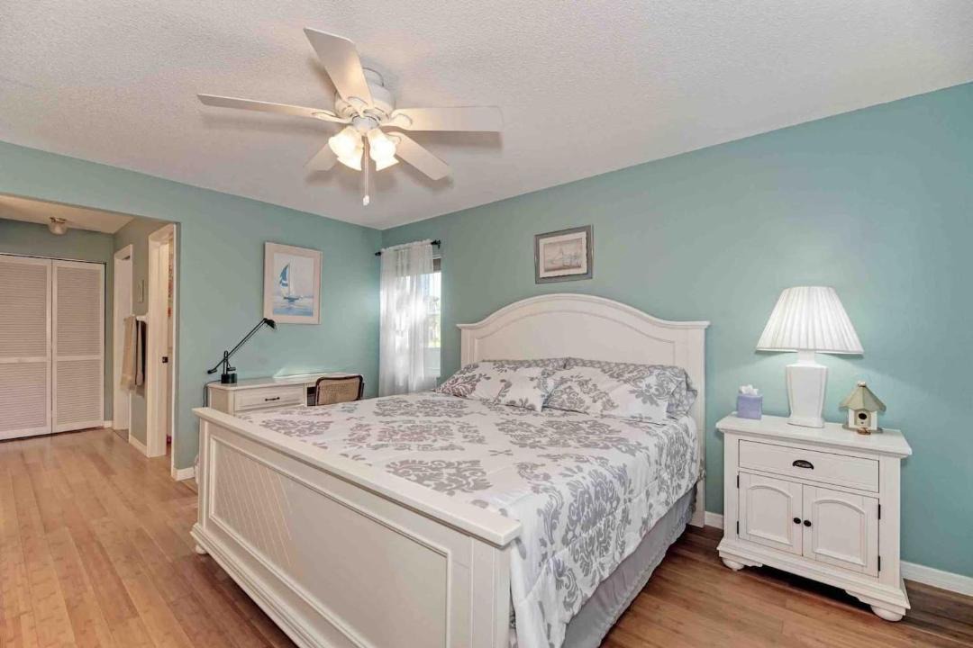 Photo of Bedroom in Venice Gardens